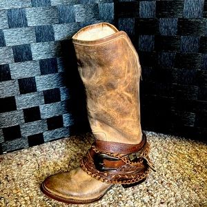 Worn once !!! Just not my style .. was a gift